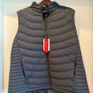 **BRAND NEW** WindRiver Black Ladies Vest (XXL)